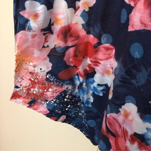 Time and Tru Sleeveless Sharkbite Tunic - Picture 5 of 8